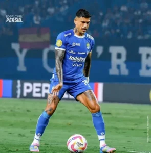 Persib Ingin Ciro Bertahan